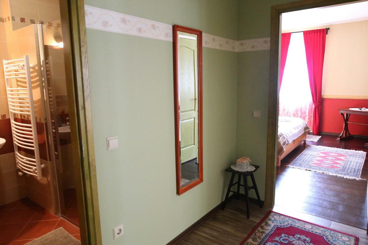 Sasfészek Vendégház Zirc Extérieur photo